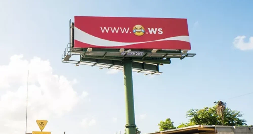 dans-ta-pub-emoticoke-emoticones-coca-cola-porto-rico-ws-1
