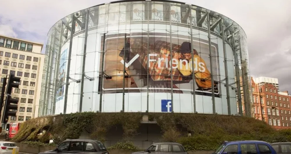 dans-ta-pub-facebook-friends-campaign-sxsw-austin-1