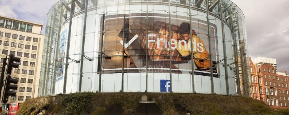 dans-ta-pub-facebook-friends-campaign-sxsw-austin-1