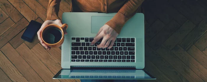 dans-ta-pub-freelance-promouvoir-travail-publicité-webdesign