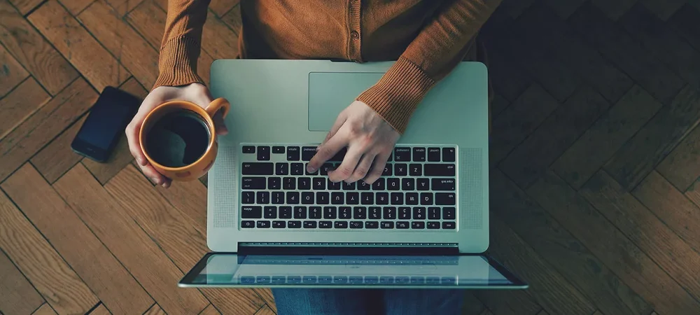 dans-ta-pub-freelance-promouvoir-travail-publicité-webdesign