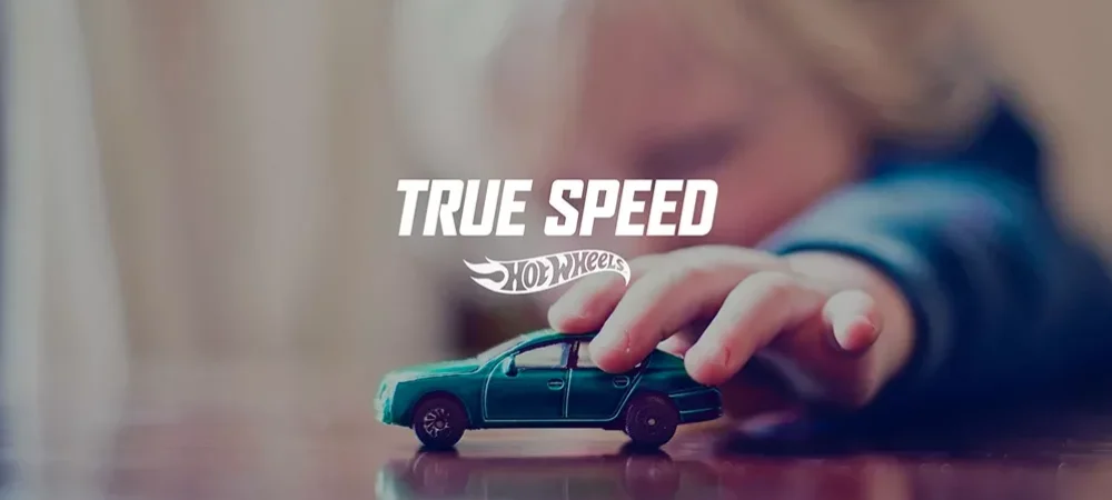 dans-ta-pub-hot-wheels-true-speed-app-voiture-lola-espagne