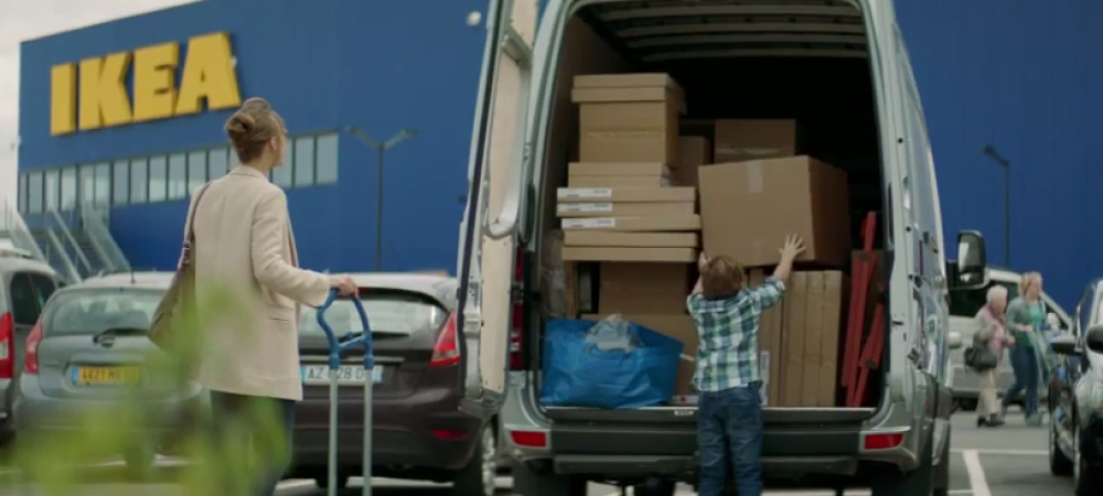 dans-ta-pub-ikea-buzzman-adulte-cuisine-meuble-mere-fils