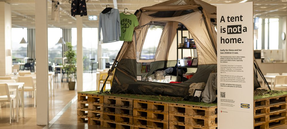dans-ta-pub-ikea-installation-sans-abris-choc-1