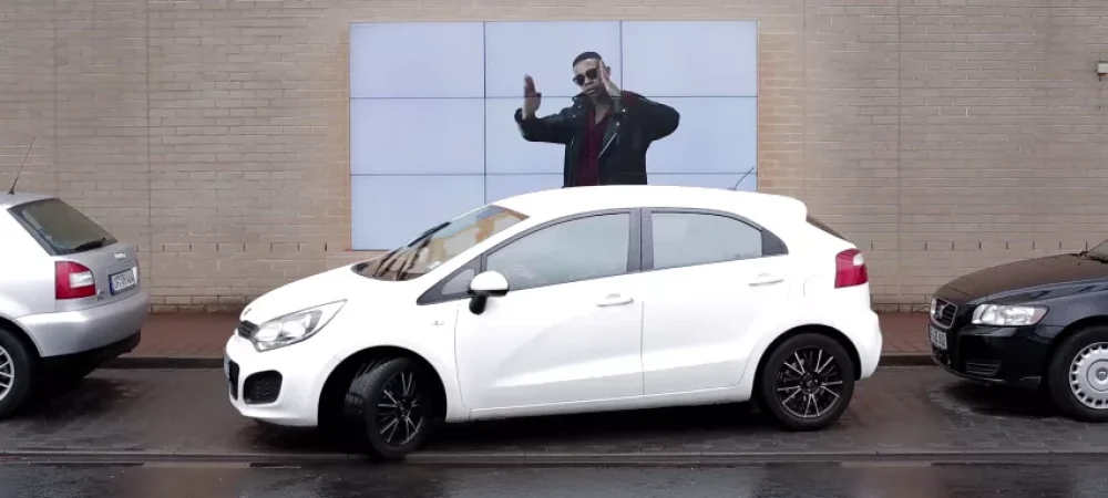 dans-ta-pub-interactive-billboard-fiat-500-germany