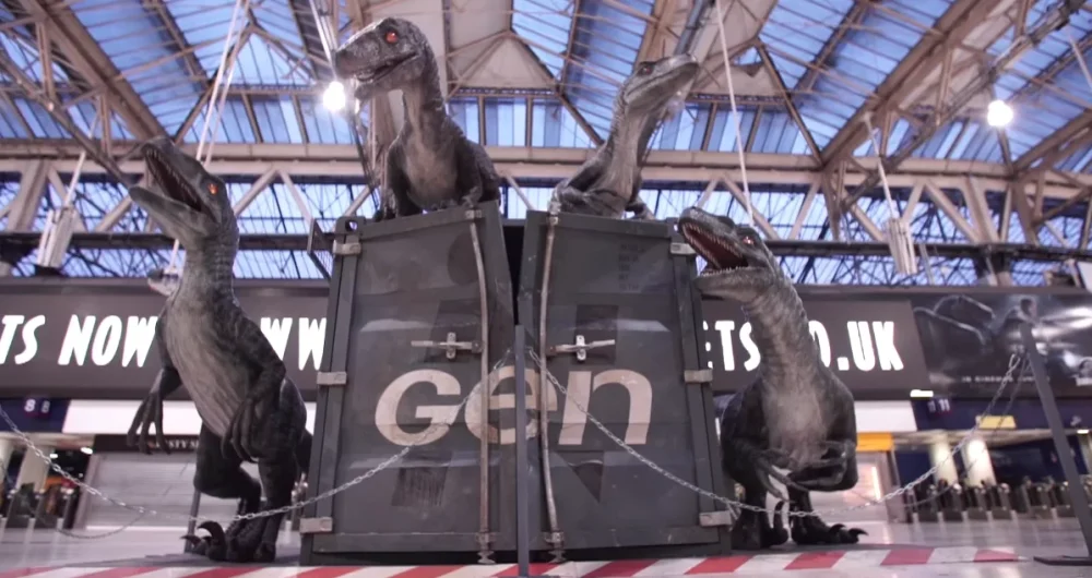 dans-ta-pub-jurassic-world-waterloo-londres-train-gare-velociraptors-dinosaure
