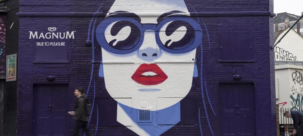 dans-ta-pub-magnum-billboard-art-7