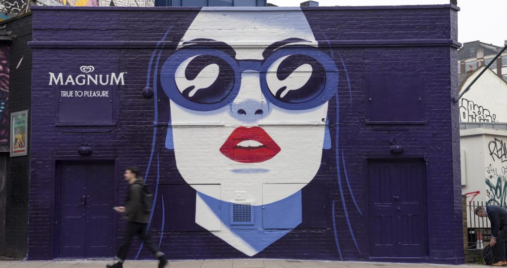 dans-ta-pub-magnum-billboard-art-7