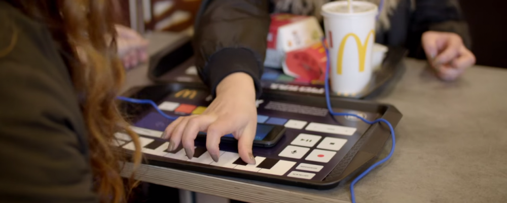 dans-ta-pub-mcdonalds-netherlands-music-mctrax-dj-fast-food