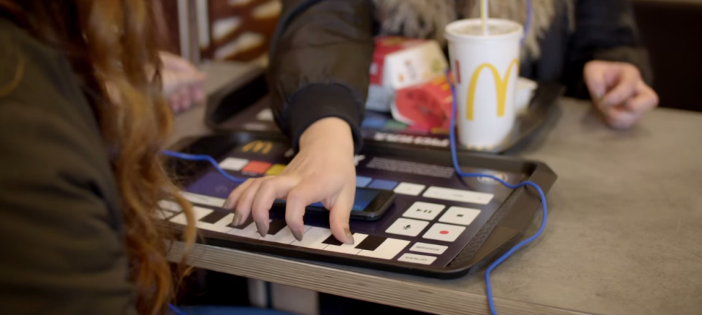 dans-ta-pub-mcdonalds-netherlands-music-mctrax-dj-fast-food
