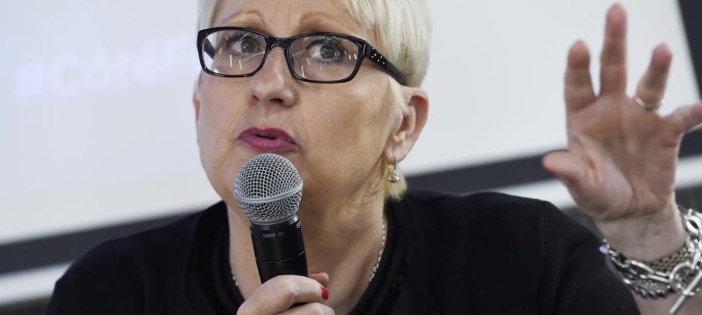 dans-ta-pub-mercedes-erra-1