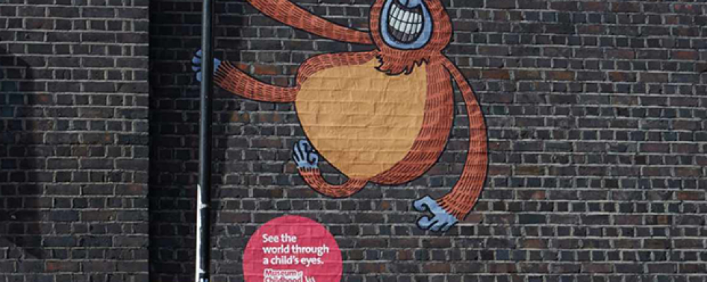 dans-ta-pub-museum-of-childhood-bbdo-UK-street-art-8