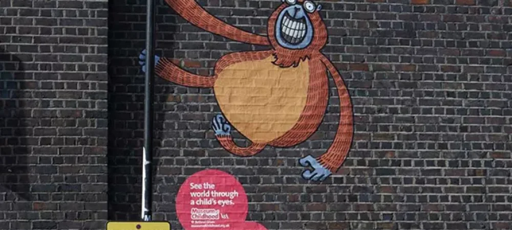 dans-ta-pub-museum-of-childhood-bbdo-UK-street-art-8