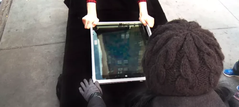 dans-ta-pub-nabi-apple-store-magicien-tablette-tactile-ipad