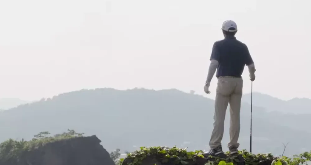 dans-ta-pub-nissan-golf-1934-japon-km-sport-voiture