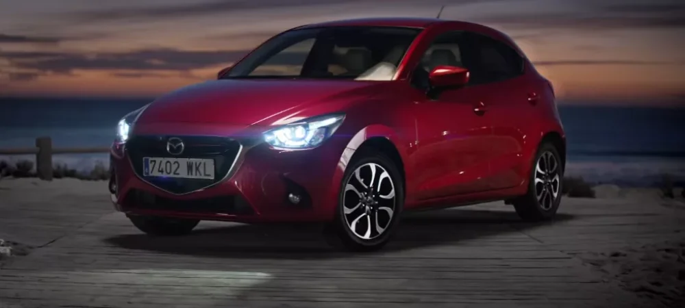 dans-ta-pub-nouvelle-mazda-2-challenge-the-night