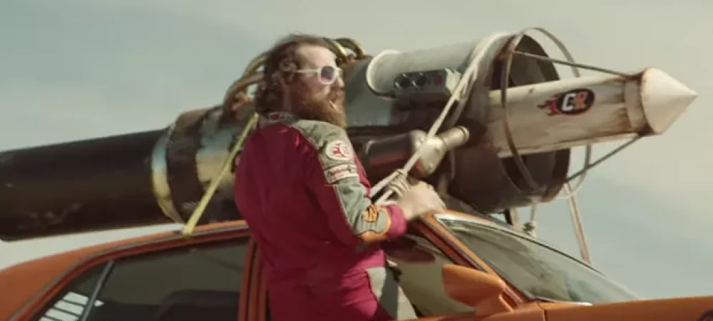 dans-ta-pub-publicité-assurance-badass-humour