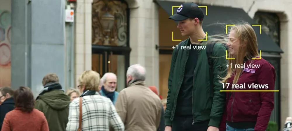 dans-ta-pub-renault-megane-real-views-youtube-street-car-1