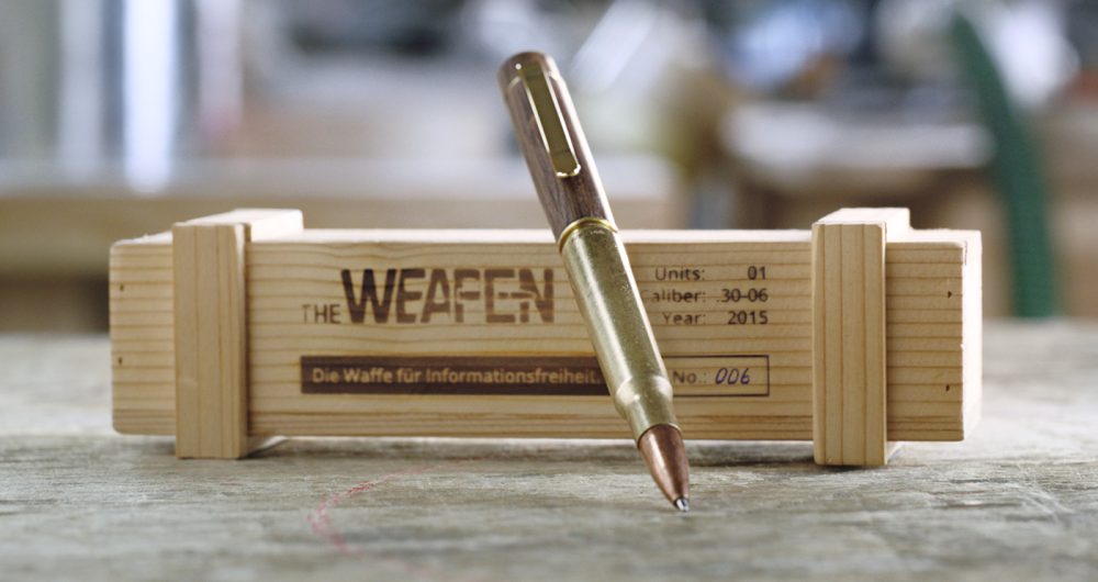 dans-ta-pub-weapen-reporters-sans-frontieres-war-pen-1