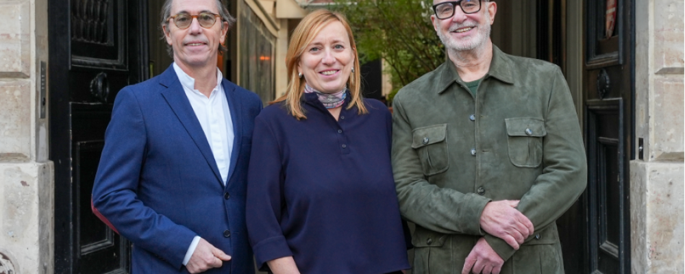 De gauche à droite : Philippe Lucas, Président de Wellcom. Caroline Langlais, DG de Wellcom. Eric Camel, CEO d'Angie.